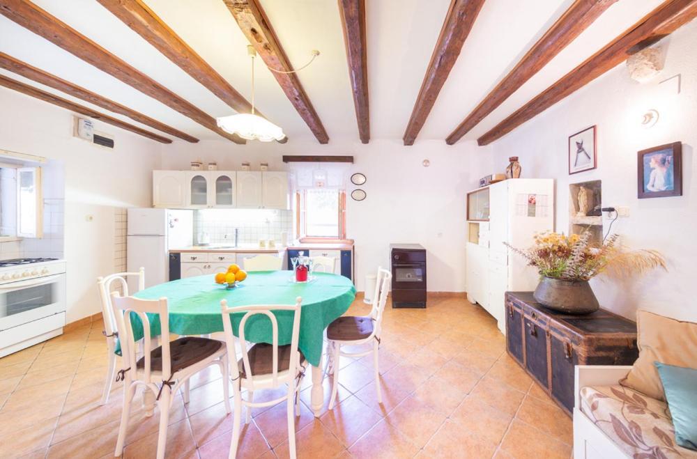 Holiday Home Burba Комижа Екстер'єр фото