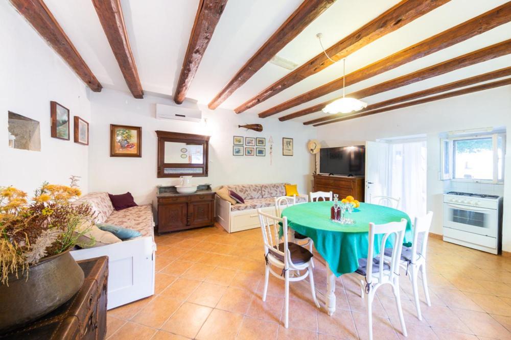 Holiday Home Burba Комижа Екстер'єр фото