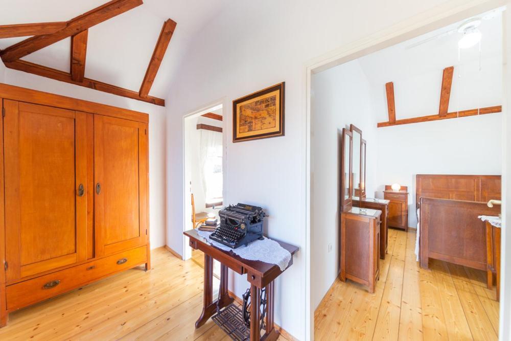 Holiday Home Burba Комижа Екстер'єр фото