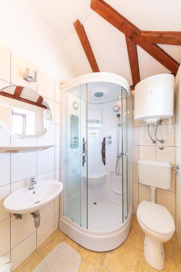 Holiday Home Burba Комижа Екстер'єр фото